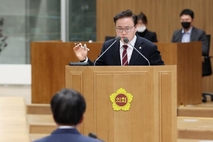 김정영 도의원, 도지사 상대 도정질의 나서