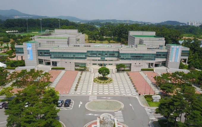 양주시시설관리공단이 입주해 있는 양주시 문화회관 전경