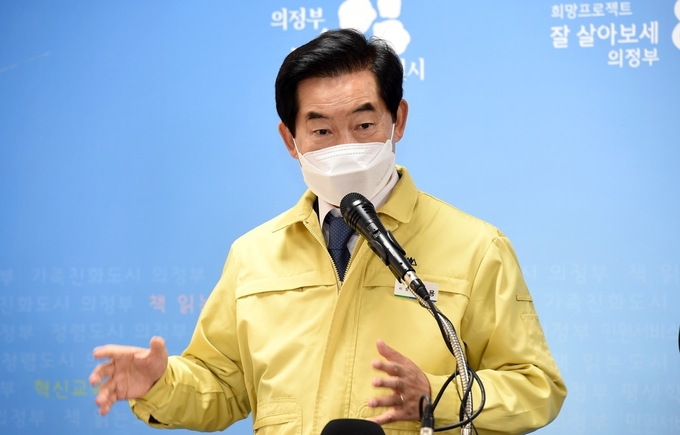 안병용 의정부시장은 6일 긴급 기자회견을 갖고 가톨릭대학 의정부성모병원의 폐쇄조치를 연장했다고 밝혔다.(사진설명)
