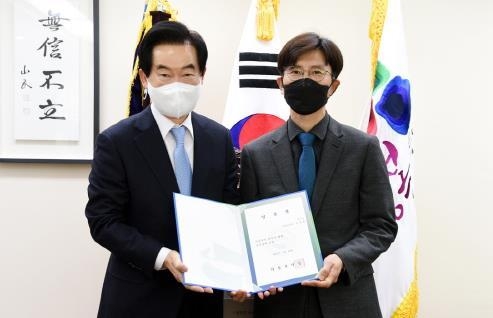 의정부시 안병용 시장(왼쪽)과 안동광 부시장(오른쪽)