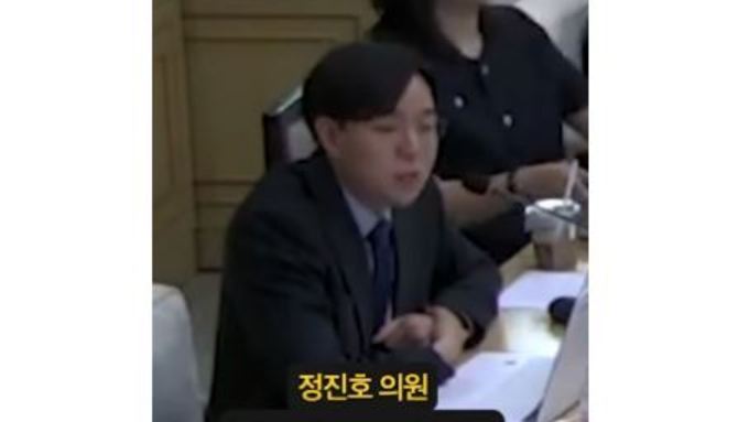 정진호, 지방채 심의하고도 '모른척'?...시의회, 불똥 튈까 '고심'