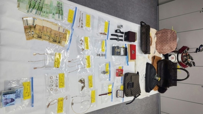 포천시, 고액 체납자 가택수색…명품 가방·골프채 등 고가 물품 압류