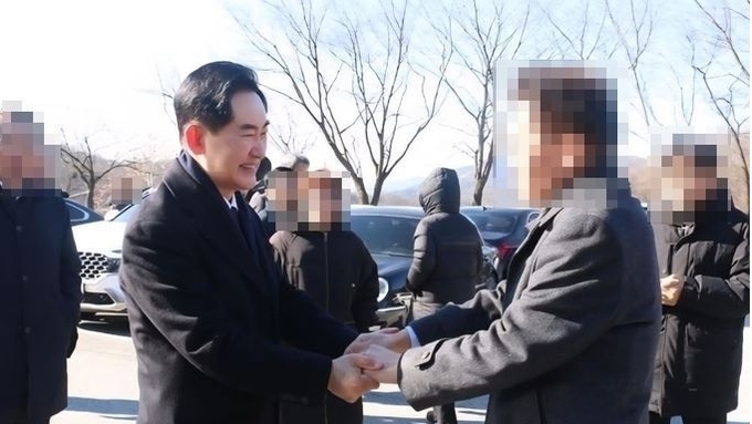 지방선거 앞두고 현직 시장 잇단 고발 나선 전직 국장, '왜'