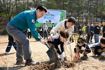 방치된 장암동 부지, 생활정원으로 '탈바꿈'…의정부시 '나무심기 행사' 개최